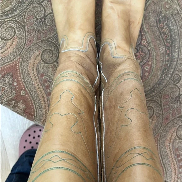 Frye Black Label Stitching Horse Boots 6B - Picture 12 of 12